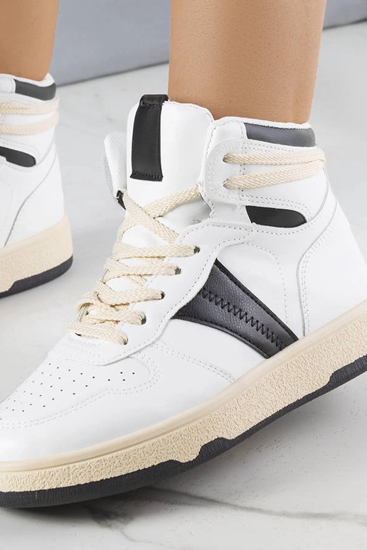 Robin juodi ir balti aukštakulniai... Robin juodi ir balti aukštakulniai...