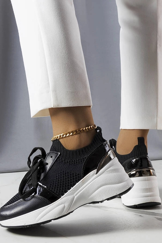 Pilki sportiniai bateliai su...