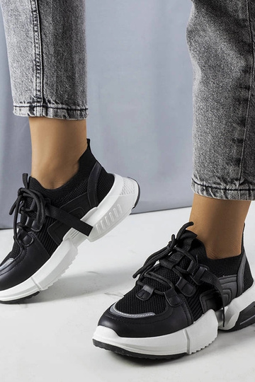 Peggy juodi sportbačiai