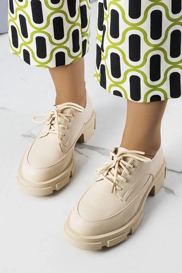 Smėlio spalvos batai su... 2