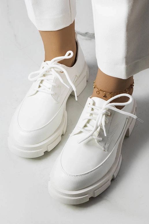 Žali bateliai su aukso detalėmis, „Iris"