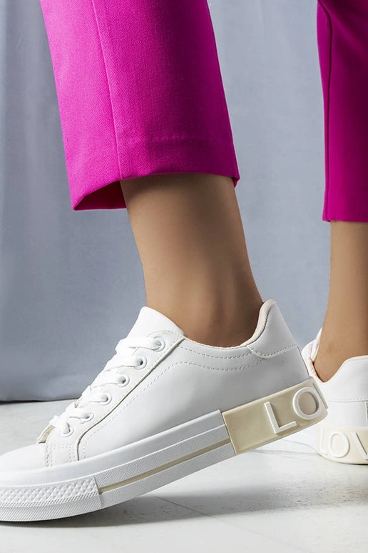 Baltos ir smėlio spalvos sportbačiai,...