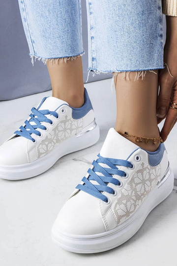 Erin balti ir mėlyni... 2