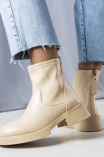 Smėlio spalvos klasikiniai...