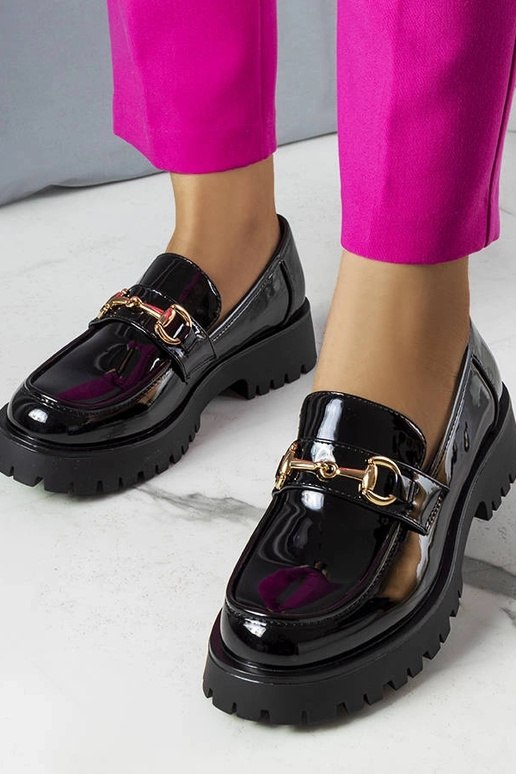 Juodi lakuoti pusbačiai Simard