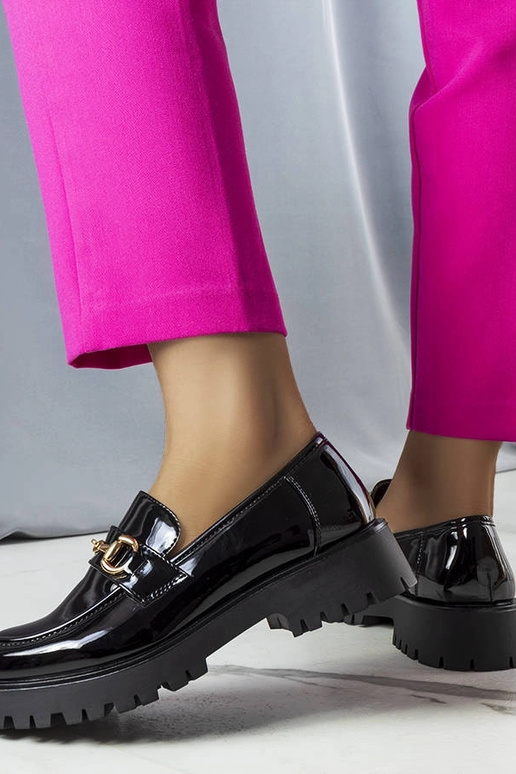 Juodi lakuoti pusbačiai Simard