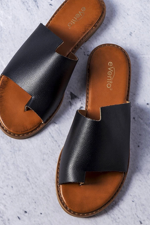 Juodi bateliai su kaspinėliu, „Gaillou"