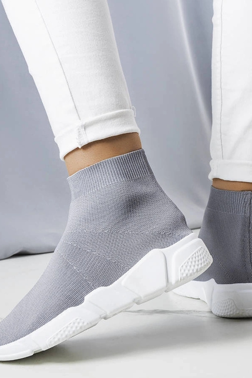 Pilki aukštakulniai sportbačiai William