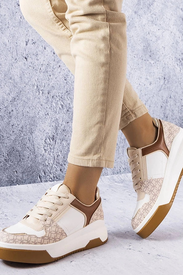 Rudi sportbačiai, dekoruoti...