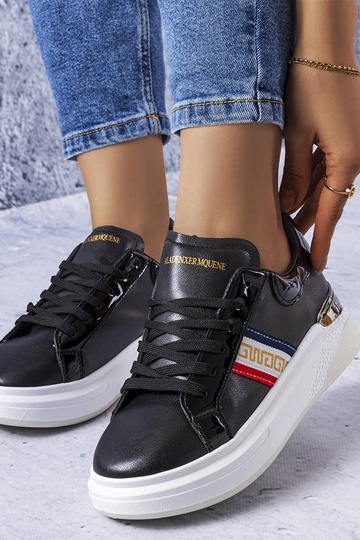 Juodi batai su lakinės odos...