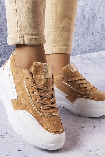 Smėlio spalvos dirbtinės...