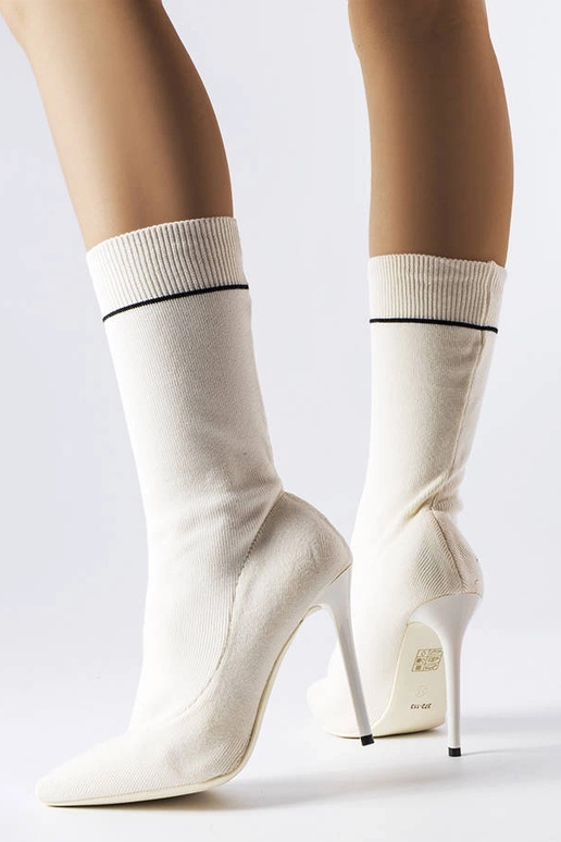 Pelletier balti kojiniai aukštu kulnu Pelletier balti kojiniai aukštu kulnu