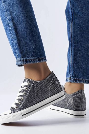 Juodi blizgantys Crete...