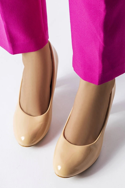 Burkett Beige lakinės odos siurbliai