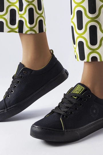 Juodos spalvos sportbačiai...