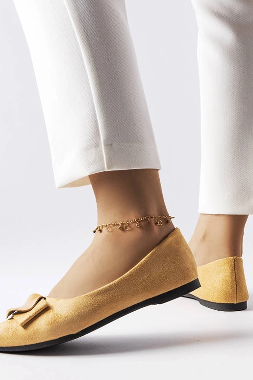 Smėlio spalvos baleto buteliai,... Smėlio spalvos baleto buteliai,...