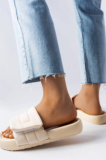 Smėlio spalvos šlepetės su... 2