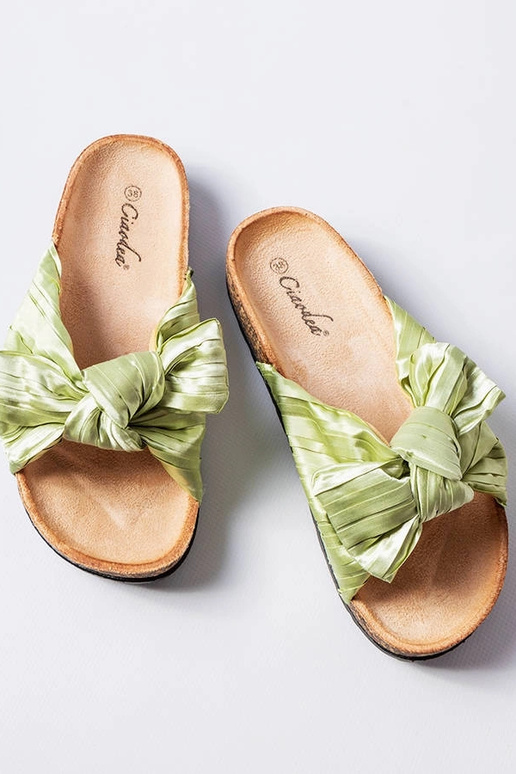 Duplanty žalios spalvos šlepetės su... Duplanty žalios spalvos šlepetės su...