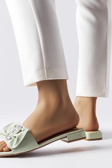 Elegantiškos žalios basutės su cirkoniais Fifi 2