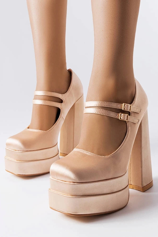 Smėlio spalvos pompos su aukštakulne... Smėlio spalvos pompos su aukštakulne...
