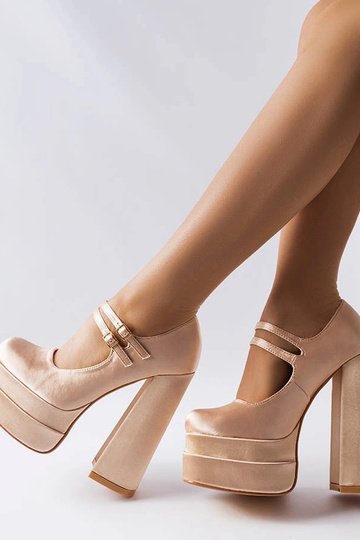 Smėlio spalvos pompos su... 2