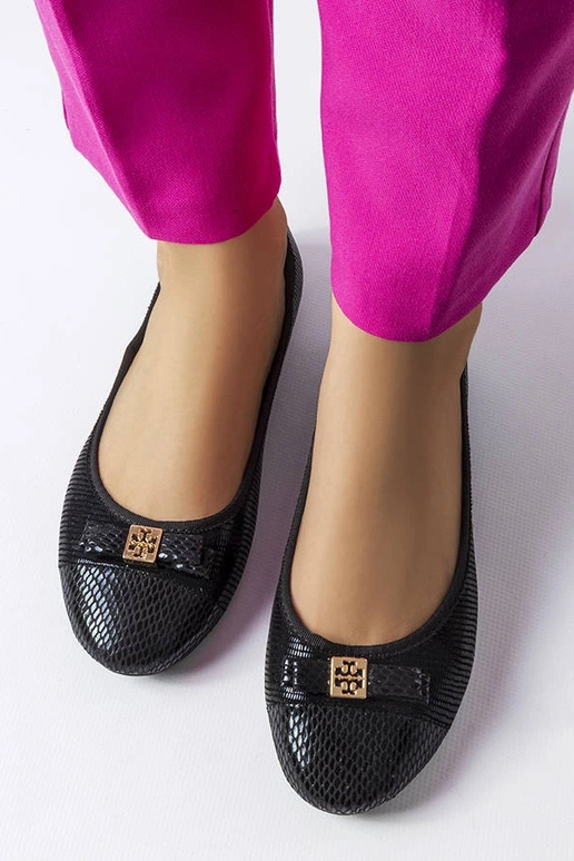 Juodi elegantiški baleto buteliai su... Juodi elegantiški baleto buteliai su...