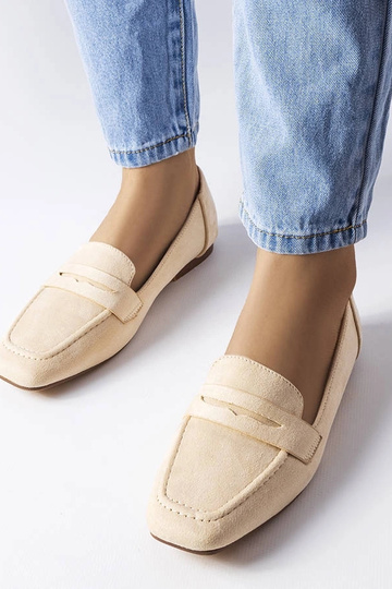 Smėlio spalvos dirbtinės...