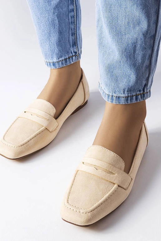 Smėlio spalvos dirbtinės zomšos... Smėlio spalvos dirbtinės zomšos...