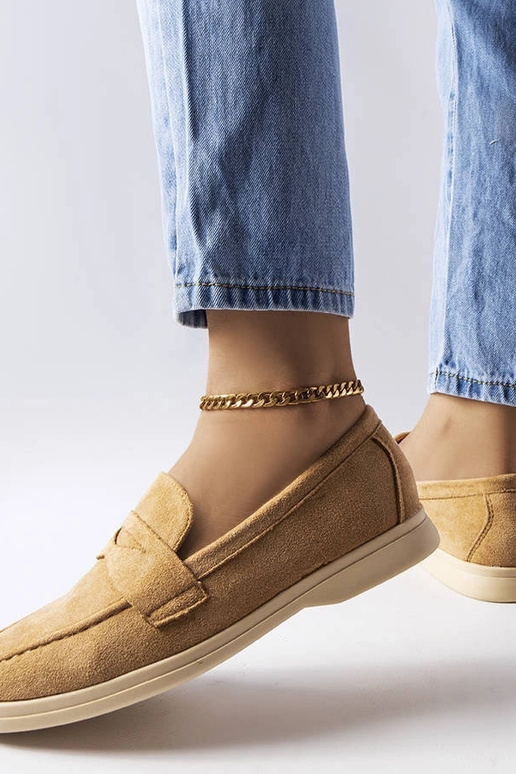 Smėlio spalvos dirbtinės zomšos... Smėlio spalvos dirbtinės zomšos...