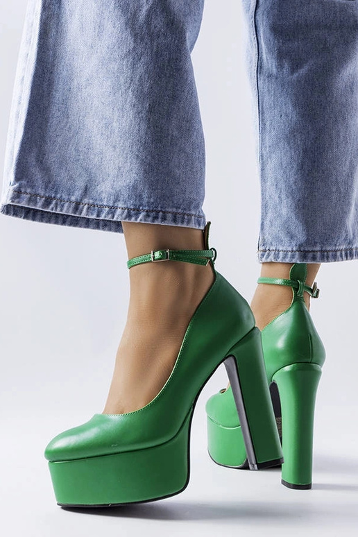 Žalios spalvos aukštakulniai pompos... Žalios spalvos aukštakulniai pompos...