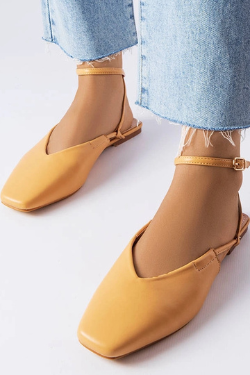 Smėlio spalvos sandalai su...