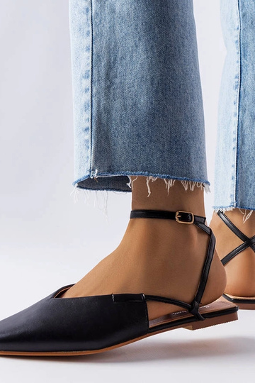 Juodi sandalai uždarais... 2