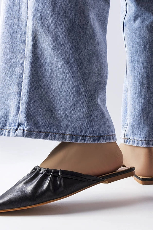 Juodi raukuoti pirštų mulai Aasiaat Juodi raukuoti pirštų mulai Aasiaat