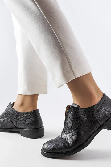 Juodi moteriški užsegami... 2