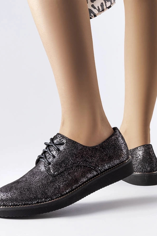 Kapinių juodi blizgantys brokatiniai...