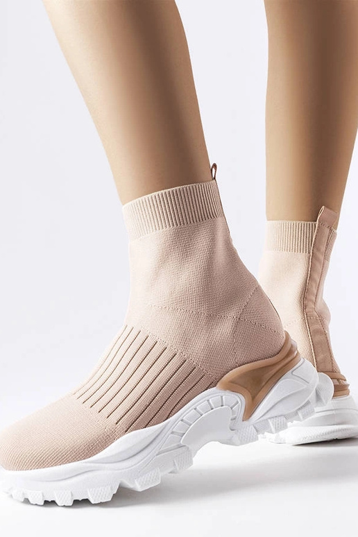 Smėlio spalvos sportbačiai su... Smėlio spalvos sportbačiai su...