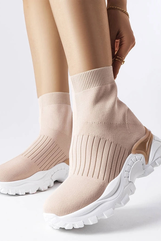 Smėlio spalvos sportbačiai su... Smėlio spalvos sportbačiai su...