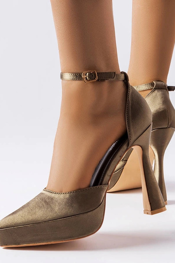 Alyvuogių aukštakulnių... 2