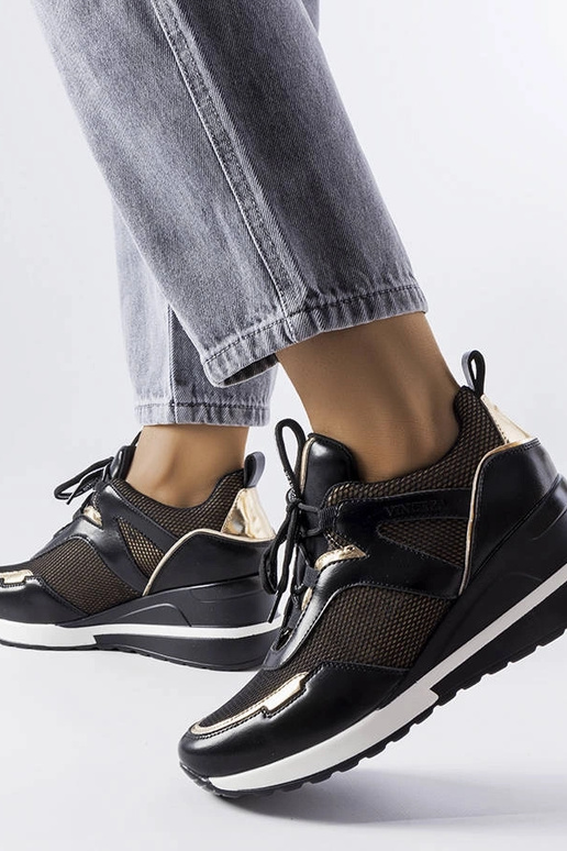 Smėlio spalvos zomšiniai sportiniai...