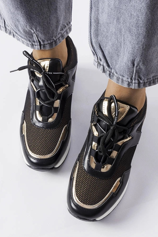 Smėlio spalvos zomšiniai sportiniai...