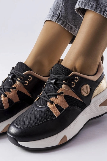 Juodos ir auksinės spalvos... 2