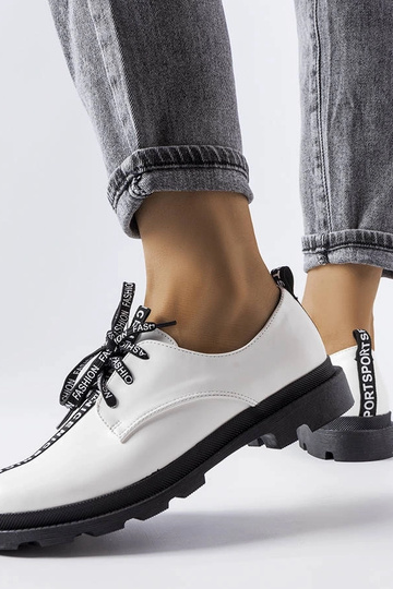 Balti pusbačiai su... 2