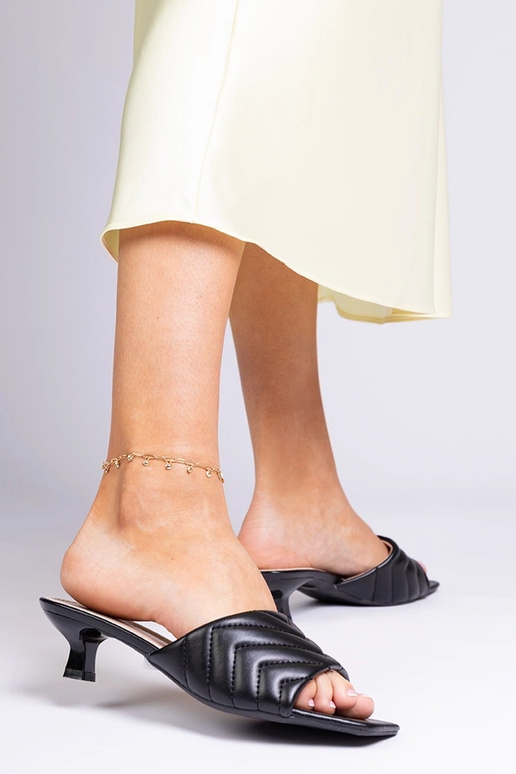 Baltos šlepetės ant žemo kulno, „Launay"