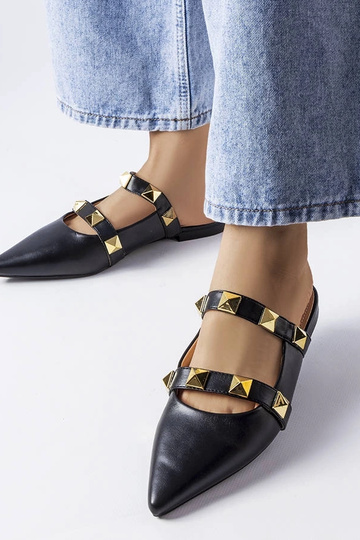 Juodosios Ruckmano šlepetės...