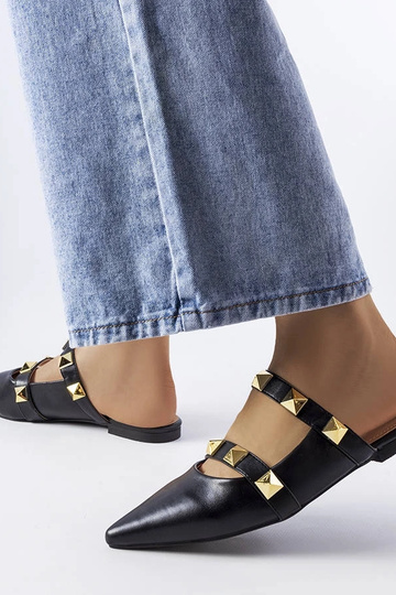 Juodosios Ruckmano šlepetės... 2