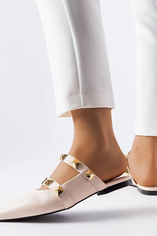 Smėlio spalvos smailių pirštų mulai... Smėlio spalvos smailių pirštų mulai...