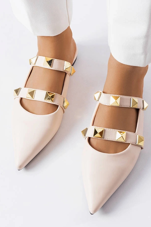 Smėlio spalvos smailių pirštų mulai... Smėlio spalvos smailių pirštų mulai...