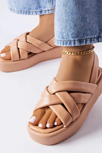 Šviesiai rudi sandalai ant...