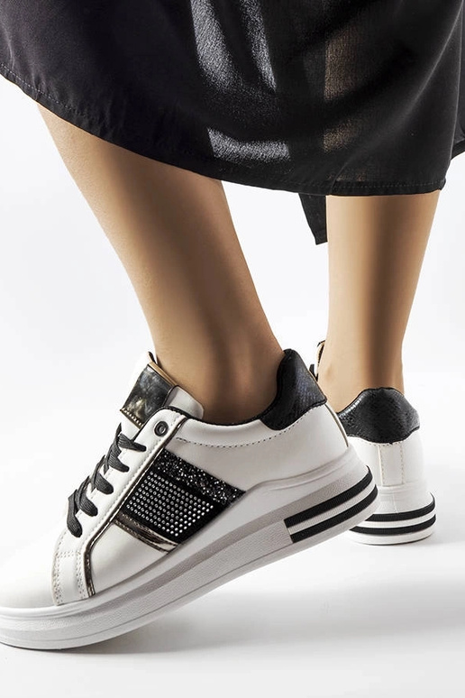 Juodos ir baltos spalvos sportbačiai... Juodos ir baltos spalvos sportbačiai...