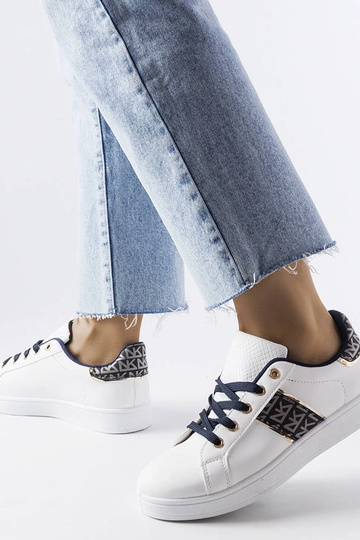 Balti sportbačiai su...